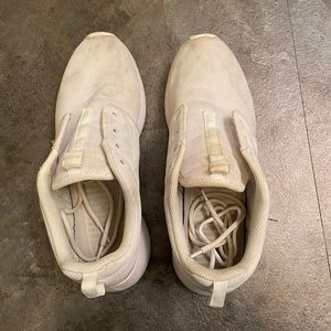 Nike Tennis Shoes Size 9